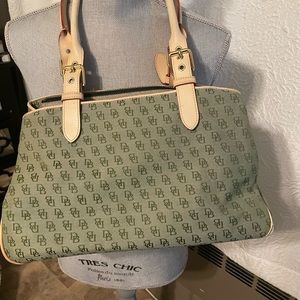 Dooney & Bourke beige and green insignia hand bag and accessories. Like new